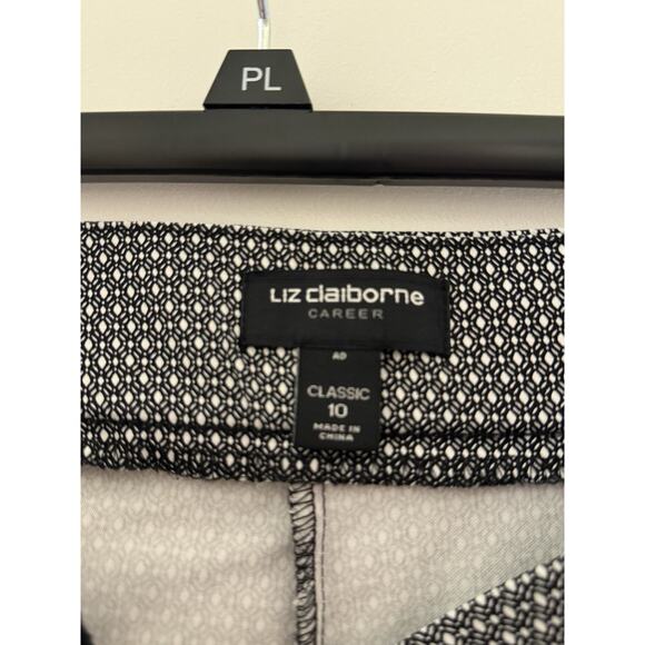 Liz Claiborne Career Shorts Womens Size 10 Classic Opening Pull On - Picture 7 of 7